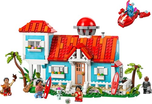 002 LEGO ǀ Disney Casa en la Playa de Lilo y Stitch de Juguete con 6 Habitaciones, Observatorio, Nave Espacial, 5 Minifiguras, Tabla de Surf y Más, Regalo de Cumpleaños para Niñas y Niños de 9+ Años 43268